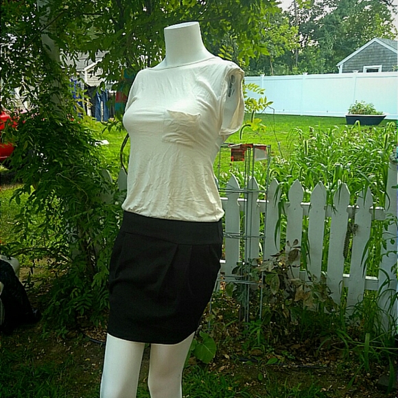 Button back tee dress - Picture 6 of 9